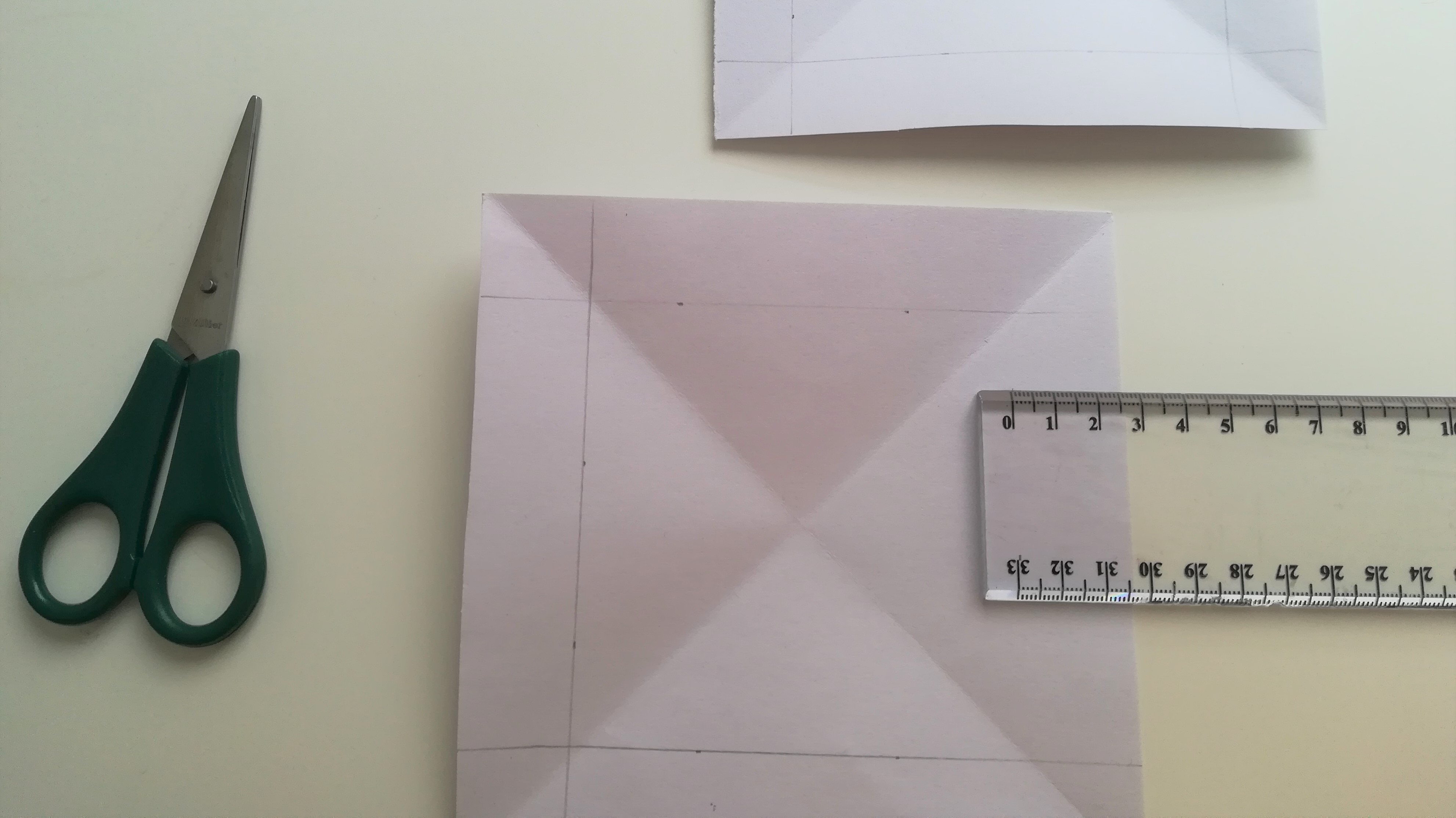 Kästchen aus Papier basteln: So funktioniert's | FOCUS.de