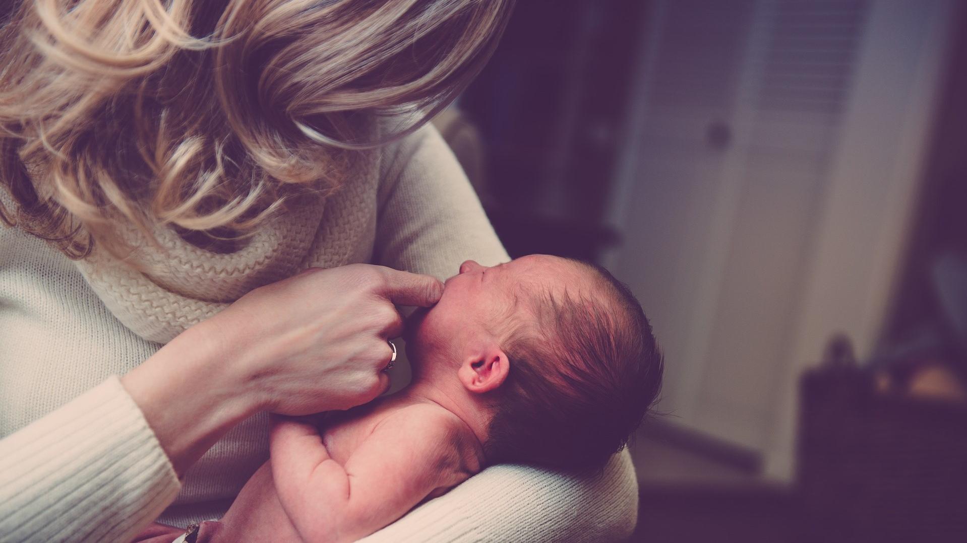 Baby Wacht Schreiend Auf 4 Monate